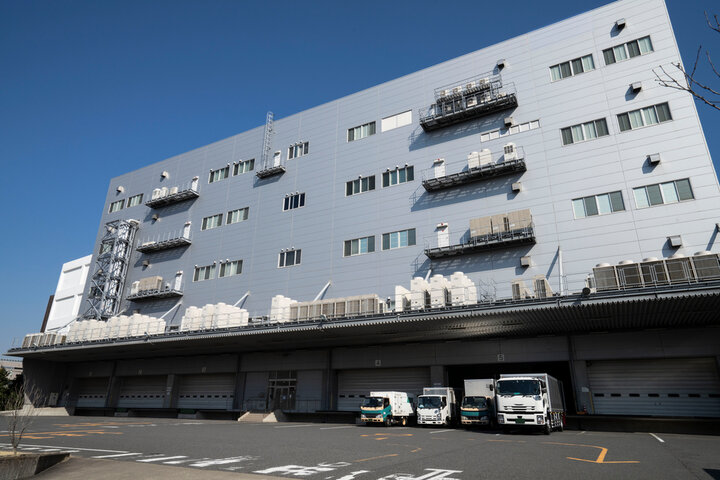大手企業で働く